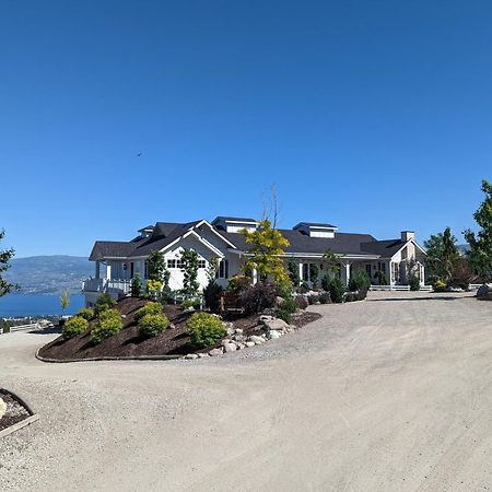 Autumn Lane B&B, Farmhouse Elegance & Stunning Lakeviews West Kelowna Exterior photo