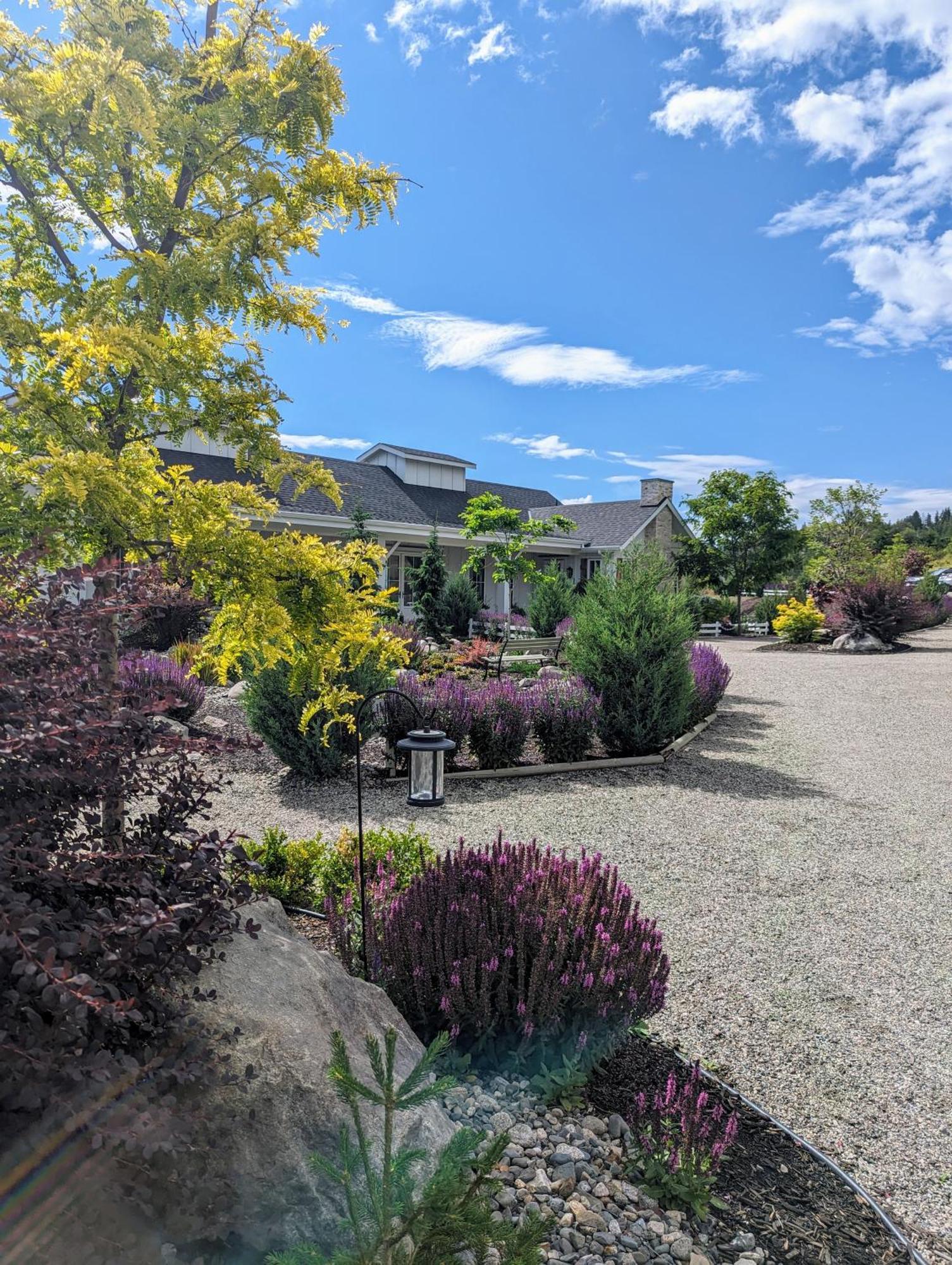 Autumn Lane B&B, Farmhouse Elegance & Stunning Lakeviews West Kelowna Exterior photo