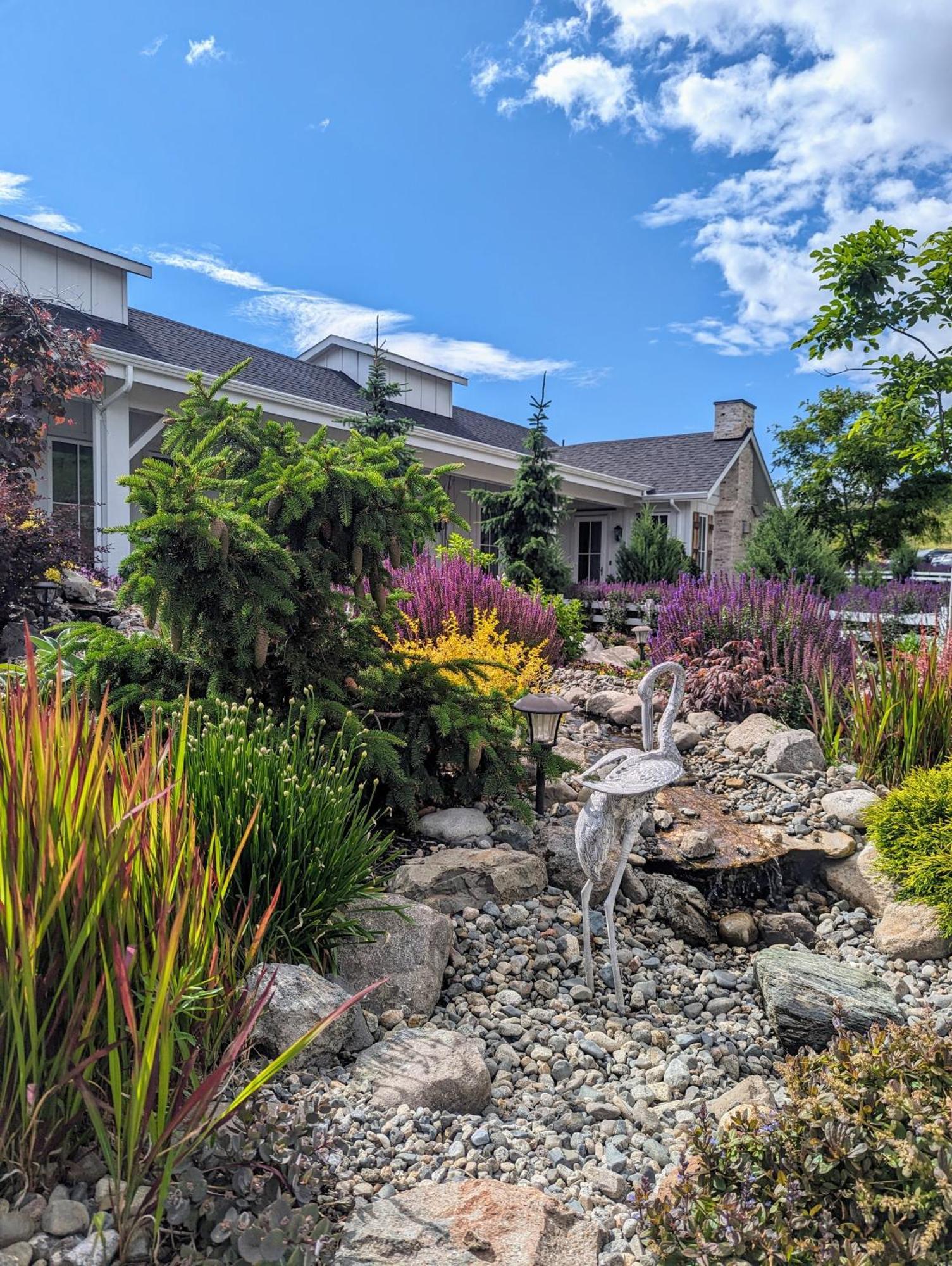 Autumn Lane B&B, Farmhouse Elegance & Stunning Lakeviews West Kelowna Exterior photo